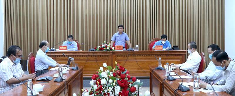 Lãnh đạo UBND tỉnh Cà Mau làm việc với doanh nghiệp bàn tìm giải pháp ổn định sản xuất chuỗi ngành tôm. 1.jpg -0