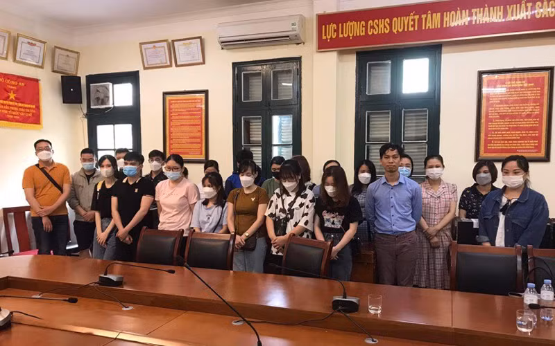 Các đối tượng liên quan đường dây “tín dụng đen” vừa bị triệt phá.