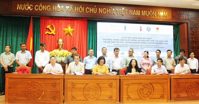 Các đơn vị ký kết phối hợp thực hiện Chương trình sản xuất bền vững kết hợp với bảo tồn tài nguyên và an sinh xã hội giai đoạn 2021-2025. Hợp tác công-tư xây dựng vùng nguyên liệu bền vững quy mô lớn tỉnh Đắk Lắk giai đoạn 2021-2025 -0