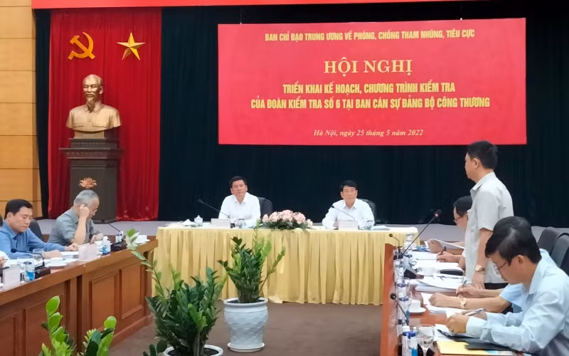 Quang cảnh buổi làm việc.