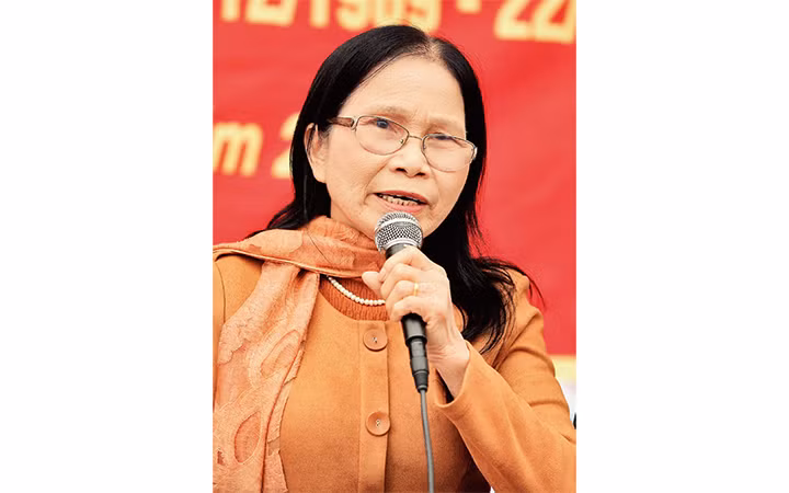 Nhà thơ Vân Anh.