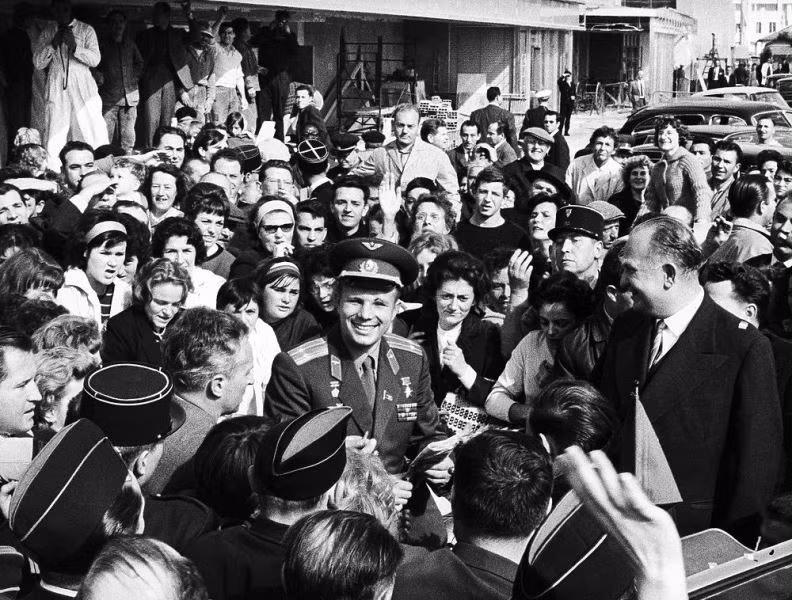 Những bức ảnh hiếm về Yuri Gagarin - nhà du hành vũ trụ đầu tiên trên thế giới -0