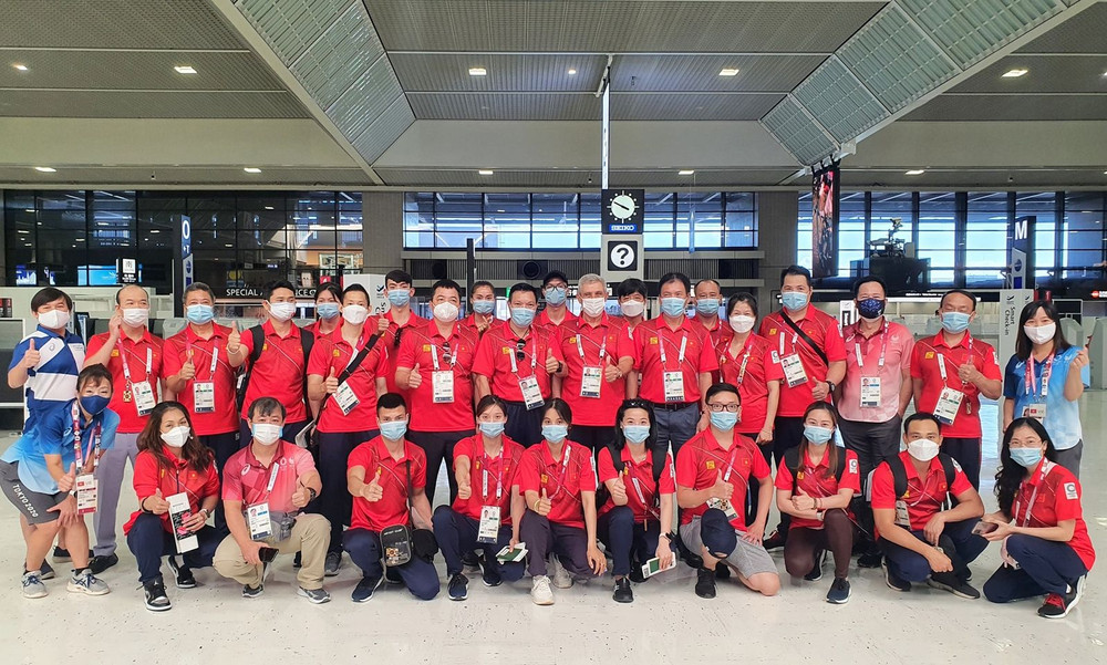Đoàn thể thao Việt Nam chụp ảnh lưu niệm trước khi lên đường về nước. (Ảnh: Đoàn thể thao Việt Nam) Điền kinh Mỹ tiếp tục gây thất vọng -0