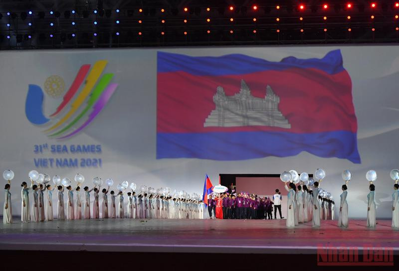 Đoàn Campuchia có tổng cộng 361 vận động viên. (Ảnh: THÀNH ĐẠT) Lễ khai mạc SEA Games 31: Vì một Đông Nam Á mạnh mẽ hơn! -0
