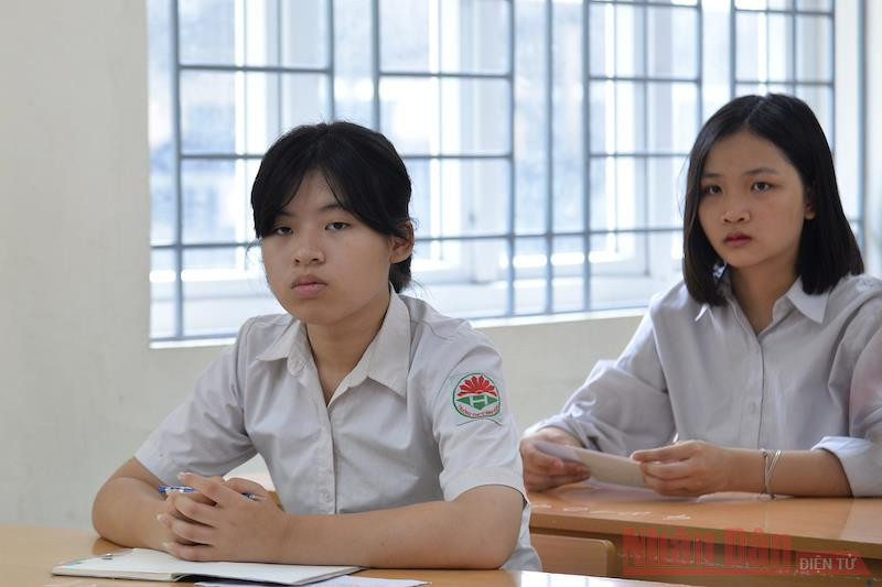 Thí sinh tại kỳ thi vào lớp 10 THPT Hà Nội năm học 2020-2021 (Ảnh: THUỶ NGUYÊN)