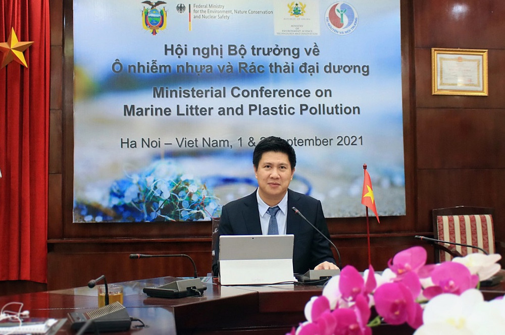 Phó Tổng cục trưởng Nguyễn Quế Lâm phát biểu khai mạc Hội nghị tại đầu cầu Tổng cục Biển và Hải đảo Việt Nam. Khai mạc Hội nghị Bộ trưởng về Ô nhiễm nhựa và rác thải đại dương -0