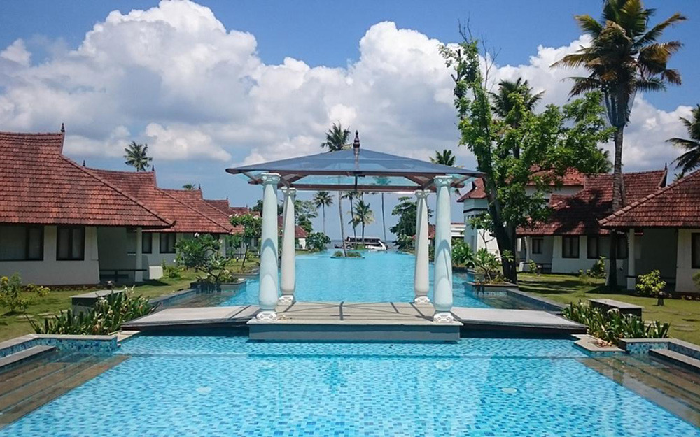 Khu nghỉ dưỡng Aveda lung linh trước đại dịch Covid-19 (Ảnh: AVEDARESORT) Covid-19 tấn công, resort biến bể bơi thành hồ nuôi cá thương phẩm -0