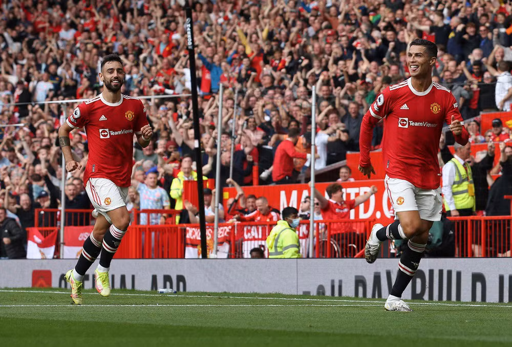 Cận cảnh Ronaldo lập cú đúp trong ngày ra mắt Man United -0