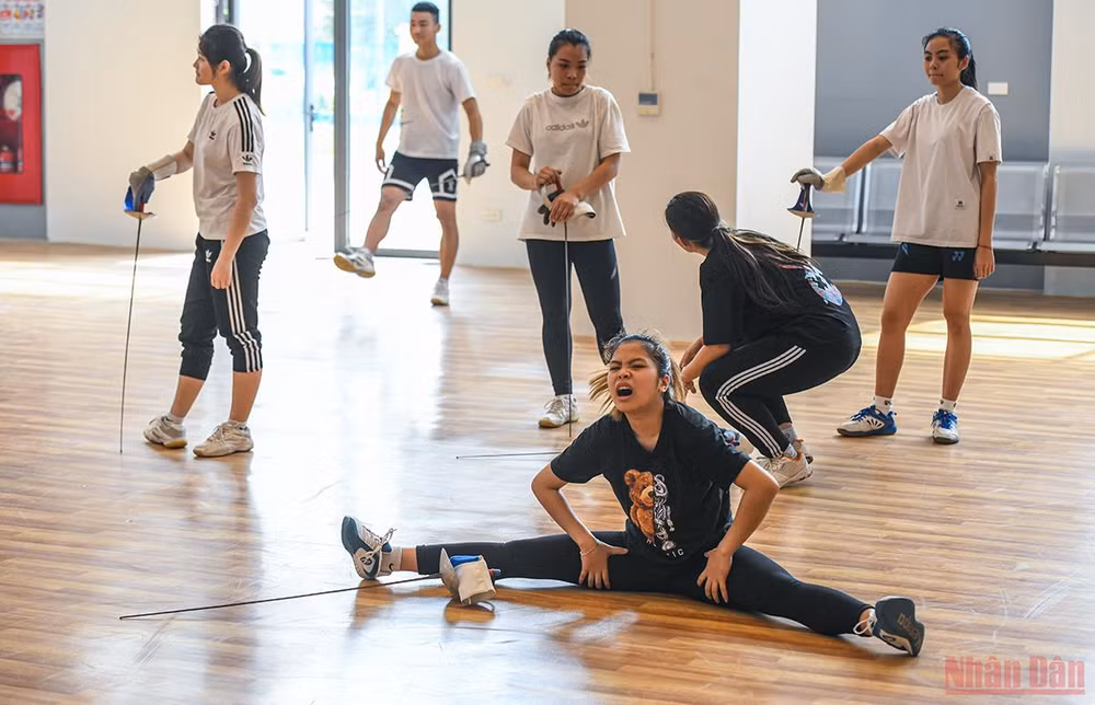 Một ngày của đội tuyển đấu kiếm Việt Nam -0