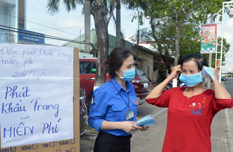 Tỉnh đoàn Cà Mau “tiếp sức” cùng ngành chức năng tỉnh trong công tác phòng, chống Covid-19 tại cộng đồng.