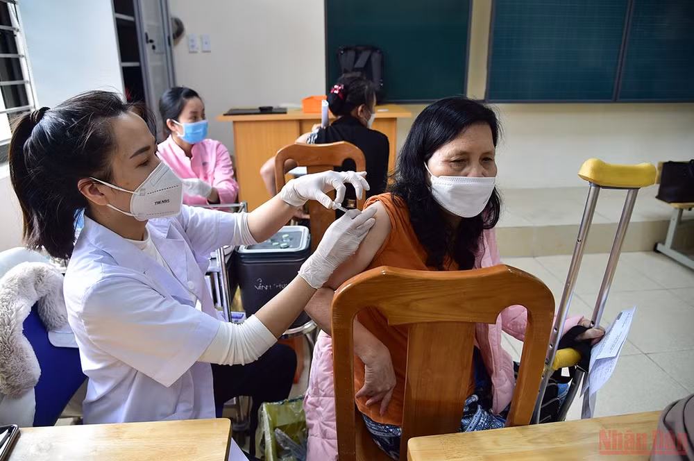 Hà Nội đã tiêm hơn 1 triệu liều vaccine mũi bổ sung và nhắc lại -0
