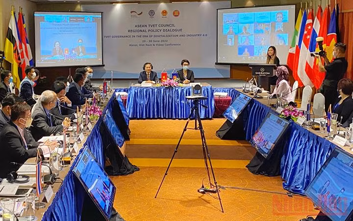 Đối thoại chính sách khu vực ASEAN về quản trị giáo dục nghề nghiệp.