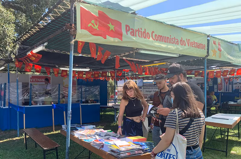 Ấn tượng Việt Nam tại hội báo Avante -0