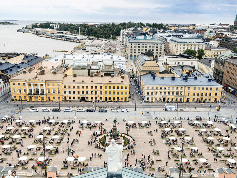 Quảng trường Thượng viện ở thủ đô Helsinki sau khi mở lại hoạt động (Ảnh: YLE) Phong tỏa dỡ bỏ, du lịch toàn cầu vẫn lao đao vì Covid-19 -0