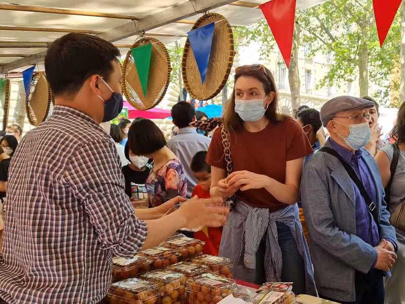 Người tiêu dùng châu Âu ưa chuộng trái vải Việt Nam.