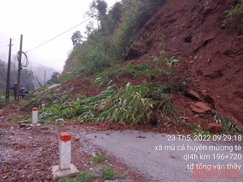 Điểm sạt lở trên quốc lộ 4H thuộc xã Mù Cả, huyện Mường Tè.