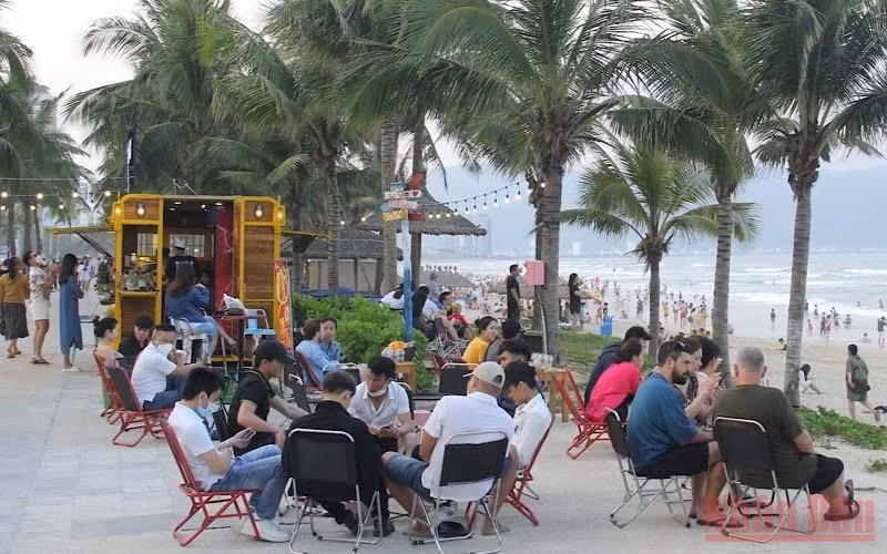 Các điểm vui chơi, giải trí trên biển đông người dân và du khách đến.