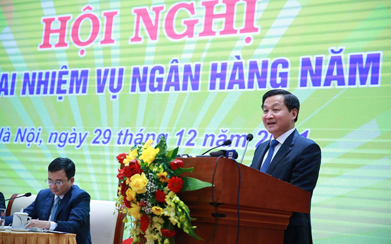 Phó Thủ tướng Lê Minh Khái phát biểu tại Hội nghị. (Ảnh: VGP) Phấn đấu tiếp tục giảm lãi suất cho vay; hướng dòng vốn vào sản xuất, kinh doanh -0