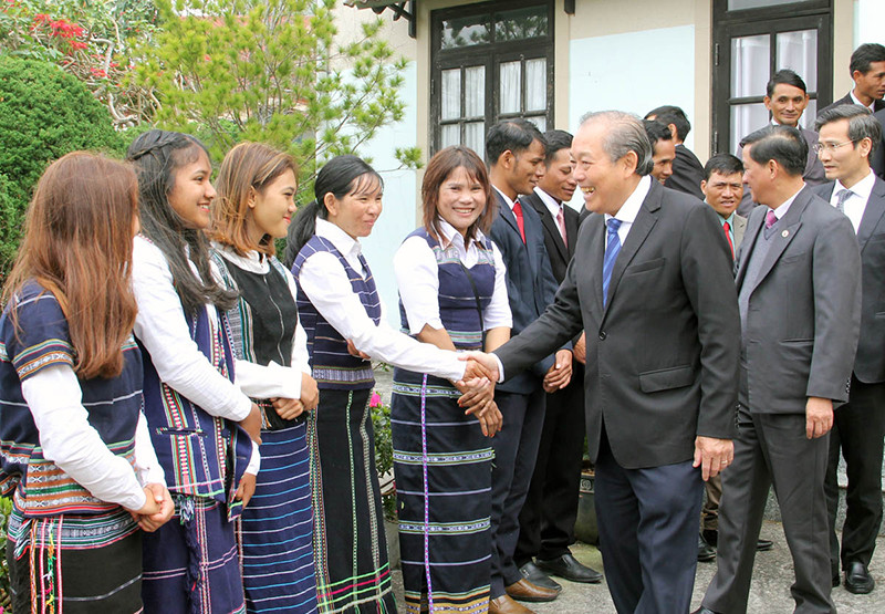 Phó Thủ tướng Thường trực Trương Hòa Bình với bà con tín đồ tôn giáo Lâm Đồng. Đồng chí Trương Hòa Bình thăm và chúc mừng Giáng sinh tại Lâm Đồng -0