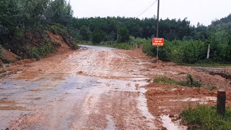 Đà Nẵng: Mưa lũ gây nhiều thiệt hại ở huyện Hòa Vang -0