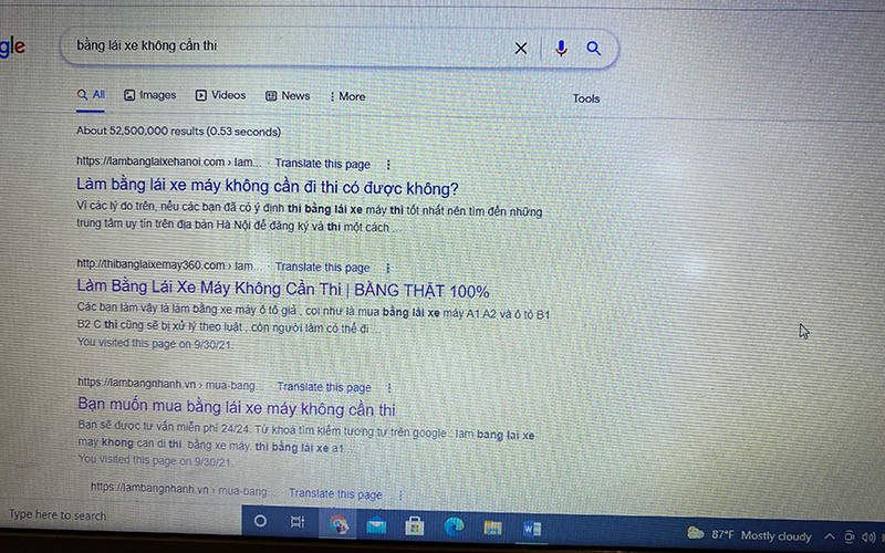 Với từ khóa "bằng lái xe không cần thi" hàng loạt trang web bán bằng đã hiện ra. Rao bán bằng lái không cần thi – Công khai vi phạm pháp luật -0