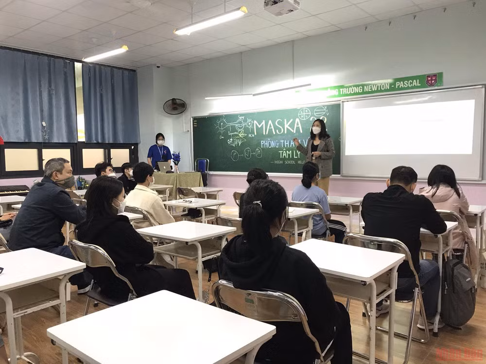 Những người bạn đồng hành đặc biệt của các sỹ tử&nbsp; -0