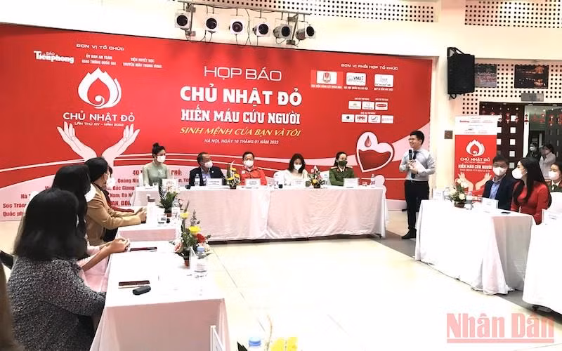 Toàn cảnh buổi họp báo.