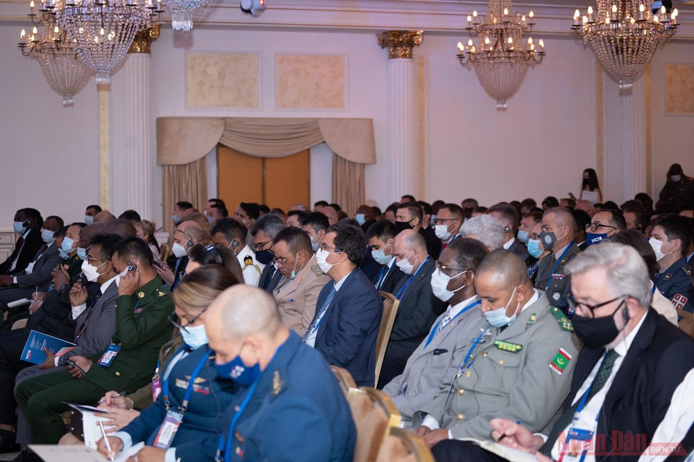 Hội nghị thu hút đông đảo đại biểu tham dự. (Ảnh: THANH THỂ) Tổng thống Nga V. Putin kêu gọi thế giới hợp lực vì an ninh toàn cầu -0