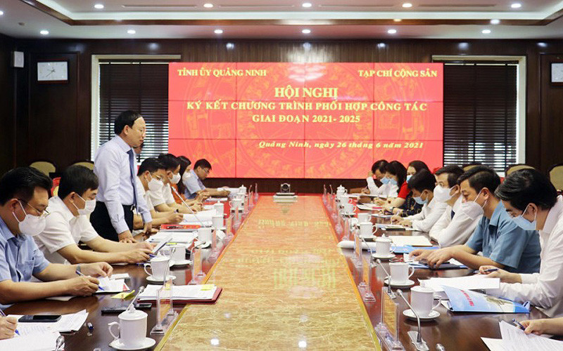 Quang cảnh Hội nghị Chương trình phối hợp công tác giai đoạn 2021-2025 giữa Tỉnh ủy Quảng Ninh và Tạp chí Cộng sản Tiếp tục đúc kết và đưa lý luận vào thực tiễn một cách hiệu quả -0