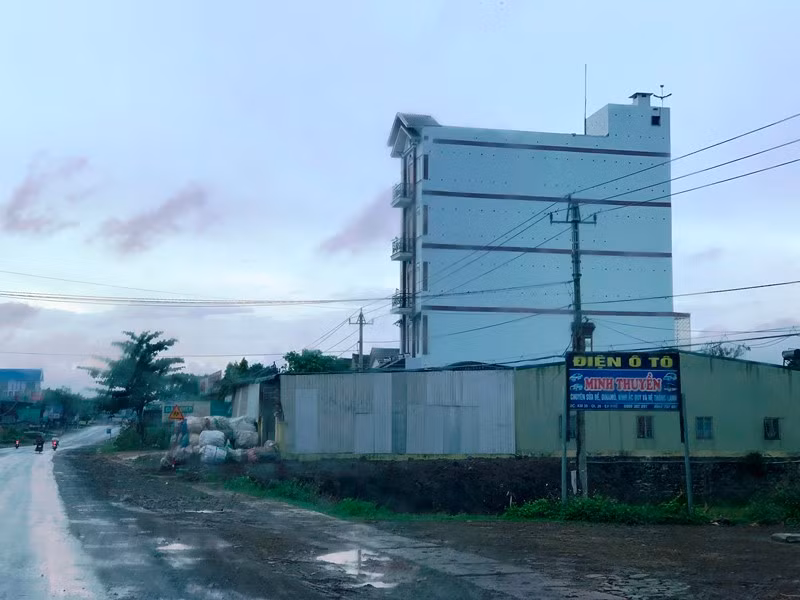 Những “biệt thự” nuôi chim yến ở Đắk Lắk -0