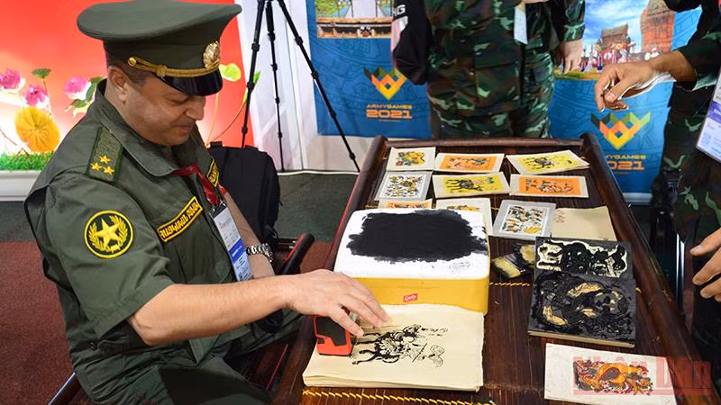 Sắc màu văn hóa ở thao trường Alabino -0