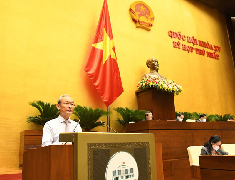 Chủ nhiệm Ủy ban Tài chính - Ngân sách Nguyễn Phú Cường trình bày báo cáo thẩm tra. Nâng cao hiệu quả quản lý, khai thác và sử dụng các nguồn lực -0