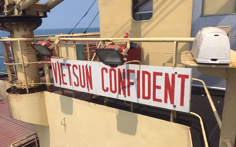 Tàu hàng VIETSUN CONFIDENT chở hơn 6.700 tấn hàng hành trình từ TP Hồ Chí Minh đi Nghệ An