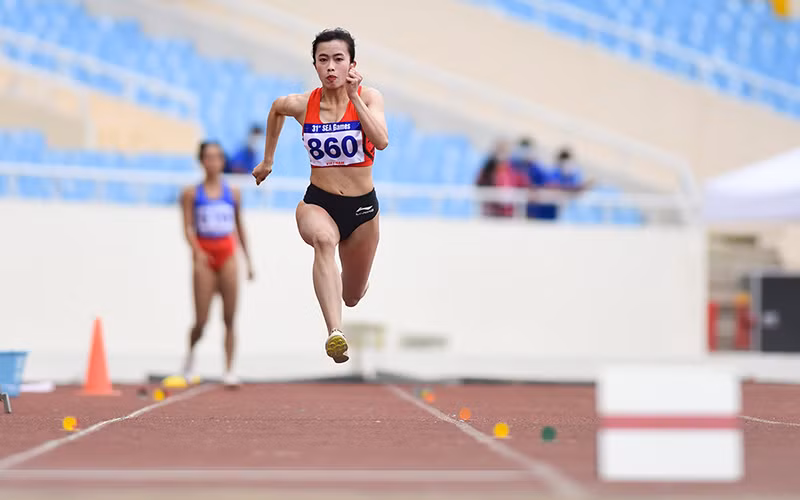 Vũ Thị Ngọc Hà - 860 bất ngờ vượt qua nhiều ứng cử viên để giành Huy chương Vàng môn nhảy xa nữ với thành tích 6,39m trong chiều 16/5.