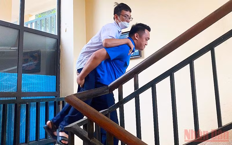 Đông đảo tình nguyện viên trên cả nước tham gia “Tiếp sức mùa thi” -0