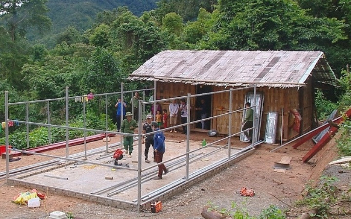 Quá trình xây dựng nhà "ba cứng" của gia đình anh Thào A Dũng bản Nậm Thà Là, xã Pa Tần, huyện Nậm Pồ. Khởi sắc cuộc sống mới của bà con vùng biên giới Nậm Pồ -0