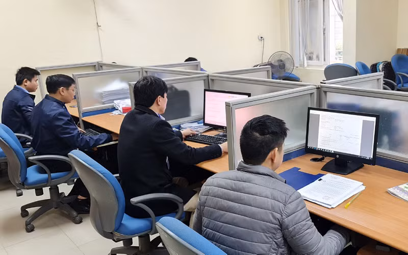 Hướng dẫn chính sách thuế thông qua mạng điện tử ở Chi cục thuế khu vực Bắc Nghệ II.