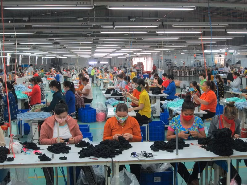 Cán bộ quản lý doanh nghiệp, cán bộ quản lý công đoàn… mong muốn được tiêm vaccine phòng Covid-19 để yên tâm làm việc.