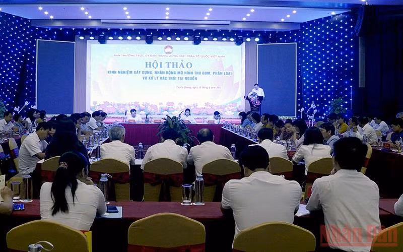 Các đại biểu tham dự Hội thảo.