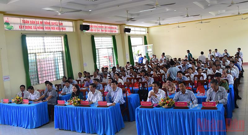 Đại biểu tham dự lễ công bố xã Mỹ Đông đạt chuẩn nông thôn mới nâng cao. Công bố xã đầu tiên ở Đồng Tháp đạt chuẩn nông thôn mới nâng cao -0