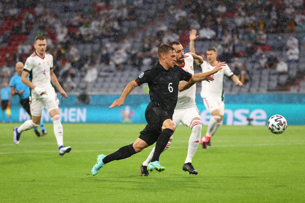 Trong khi đó, trên sân Allianz Arena, chủ nhà Đức tiếp đón Hungary trong trận cầu được dự đoán sẽ không khó để họ giành chiến thắng. Ấy thế mà dù được chơi trên sân nhà, Đức lại vô cùng khó khăn và vất vả trước một Hungary dưới cơ. Cận cảnh những diến biến kịch tính lượt trận cuối bảng F Euro 2020 -0