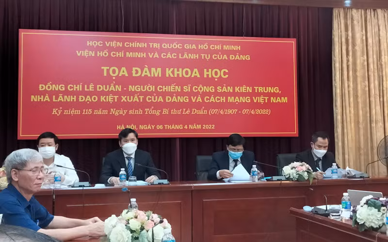 Quang cảnh tọa đàm.