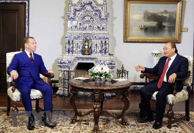 Chủ tịch nước Nguyễn Xuân Phúc gặp Phó Chủ tịch Hội đồng An ninh Liên bang Nga D. Medvedev. (Ảnh: Thống Nhất/TTXVN) 