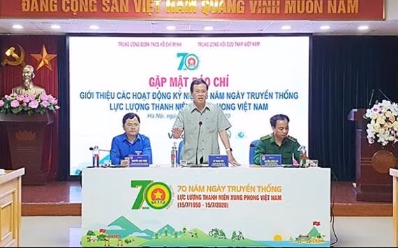 Đại diện Ban Tổ chức giới thiệu các thông tin đợt về đợt hoạt động cao điểm kỷ niệm 70 năm Ngày truyền thống lực lượng Cựu TNXP Việt Nam.
