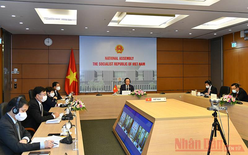 Quang cảnh buổi hội đàm trực tuyến. Ảnh: Duy Linh Đề xuất đưa việc chia sẻ vaccine vào chương trình nghị sự AIPA-42 -0
