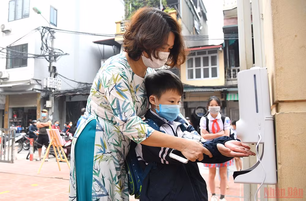 Ngày đi học đầu tiên tràn niềm vui của học sinh Hà Nội -0