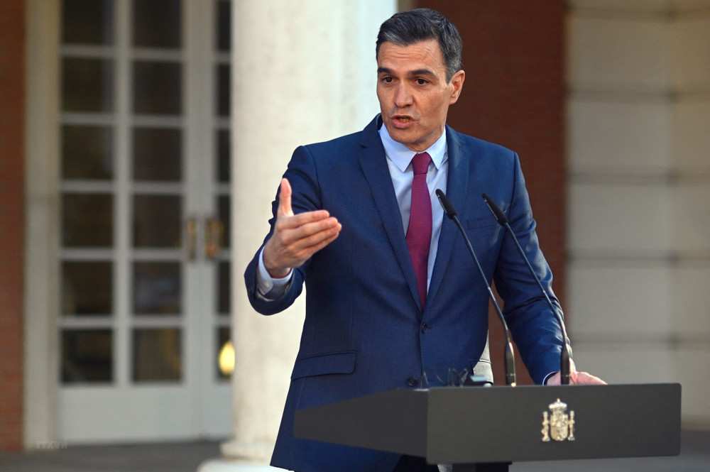 Ảnh minh họa: Điện thoại của Thủ tướng Tây Ban Nha Pedro Sanchez cũng nằm trong danh sách bị nghe lén. (Ảnh: TTXVN)