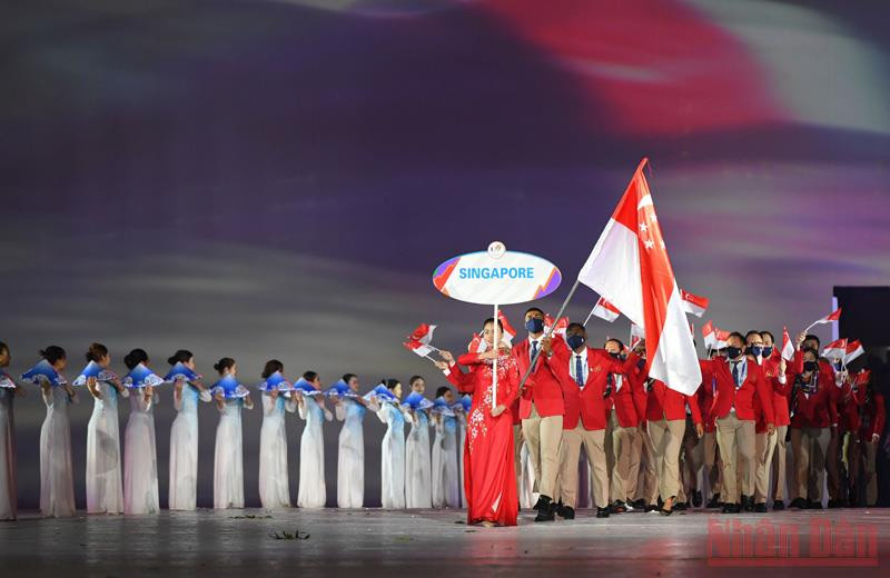 Singapore tham dự 33/40 môn ở SEA Games 31 với 425 vận động viên. (Ảnh: THÀNH ĐẠT) Lễ khai mạc SEA Games 31: Vì một Đông Nam Á mạnh mẽ hơn! -0