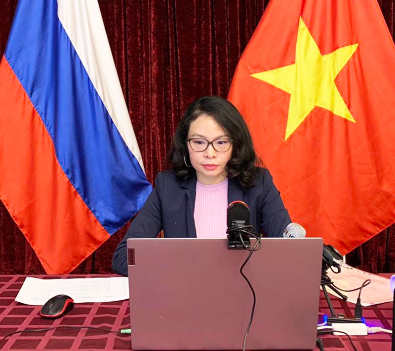 Tham tán Công sứ Nguyễn Quỳnh Mai phát biểu tại Hội thảo. Kỷ niệm 71 năm thiết lập quan hệ ngoại giao LB Nga - Việt Nam -0
