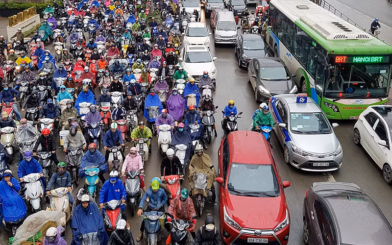 Ùn tắc giao thông trên tuyến đường Lê Văn Lương, Hà Nội. (Ảnh: Đăng Anh)